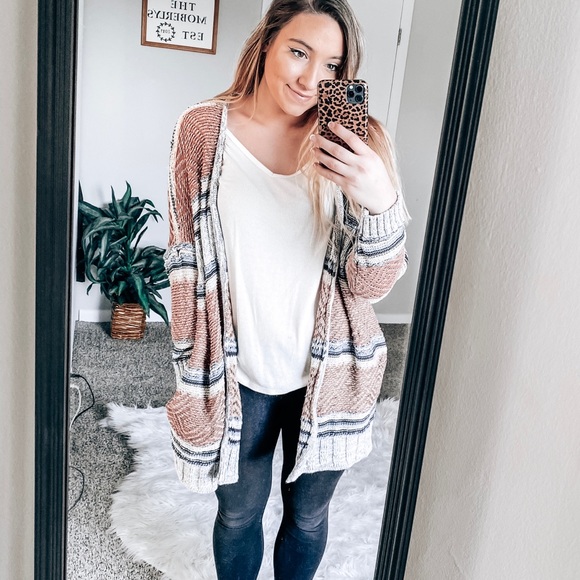 American Eagle Outfitters Sweaters - American Eagle cardigan